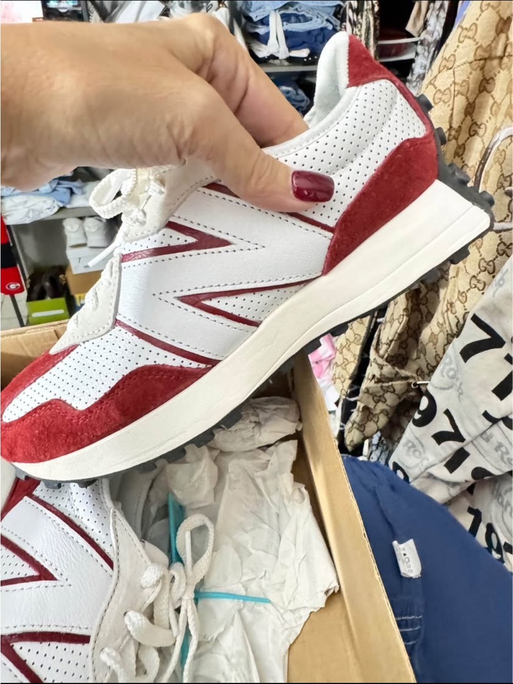 New Balance White and Red unisex Sneakers woman’s 10